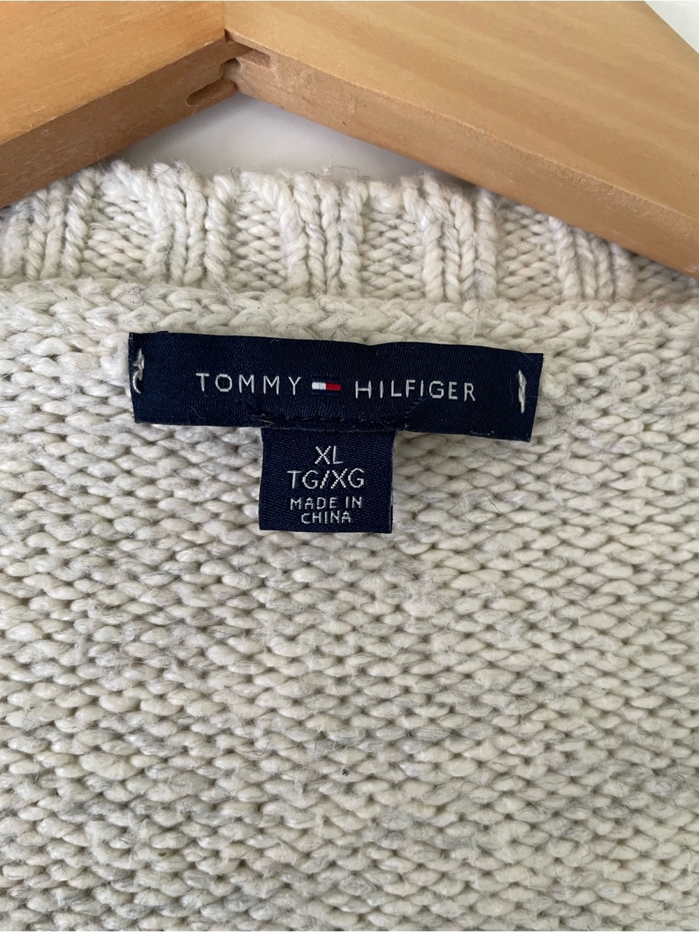 Tommy Hilfiger Cable Knit Scoop Neck Casual Fall Winter Sweater - Picture 3 of 8
